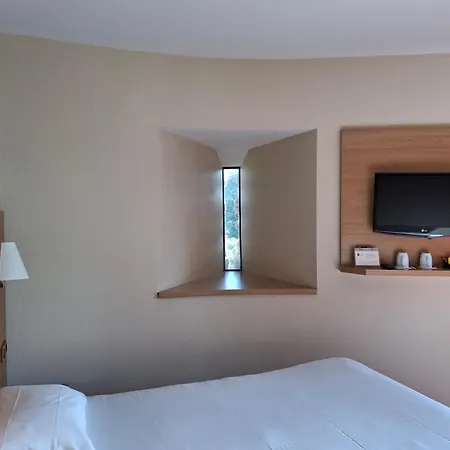 Tour Maje Hotel 3*