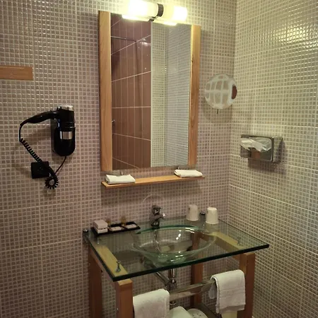 Tour Maje Hotel 3*