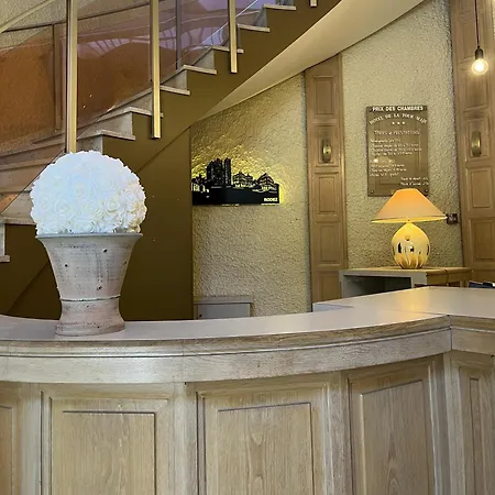 Отель Tour Maje