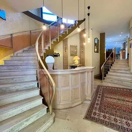 Hotel Tour Maje 3*