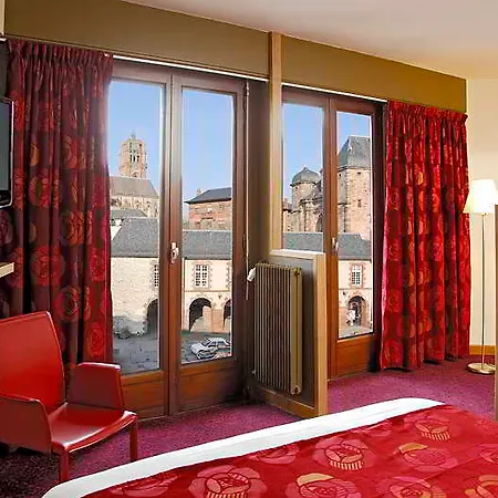 Tour Maje Hotel