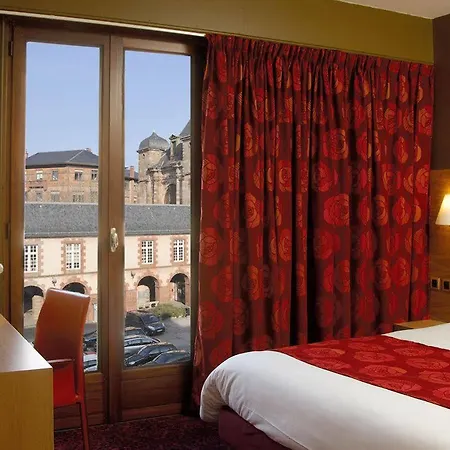 Tour Maje Hotel