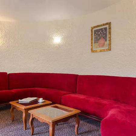 Tour Maje Hotel