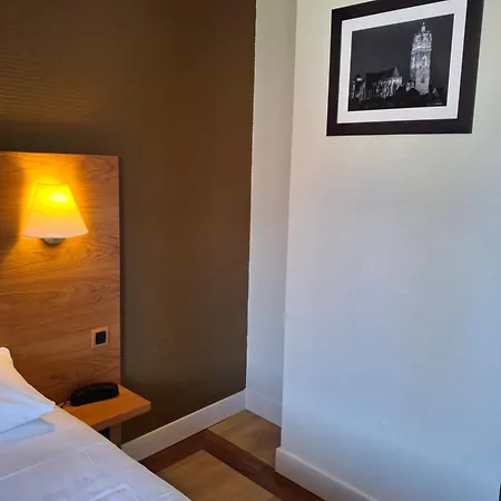 Tour Maje Hotell Rodez