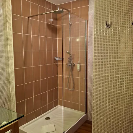 Ξενοδοχείο Tour Maje 3*